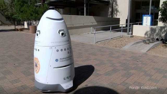 Robô assume a tarefa de vigilância e faz patrulhamento em faculdade do Arizona