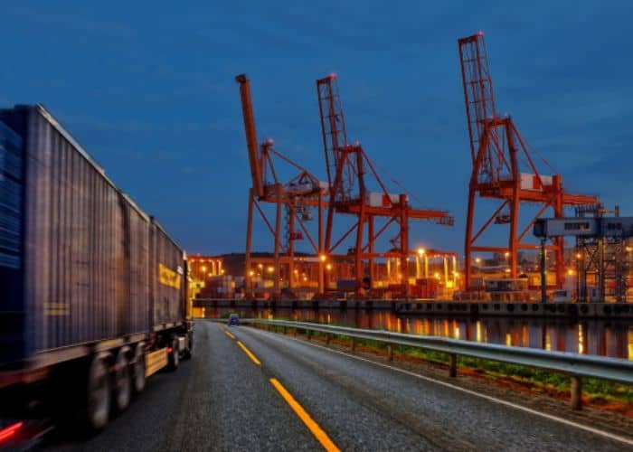 Expansão portuária no Paraná impulsiona o Transporte Rodoviário de Cargas Expansão portuária no Paraná impulsiona o Transporte Rodoviário de Cargas