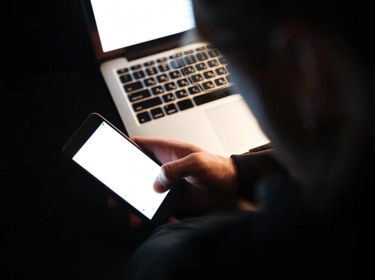 Golpes de engenharia social: golpista simula ligação do banco para levar vítima a entregar dinheiro