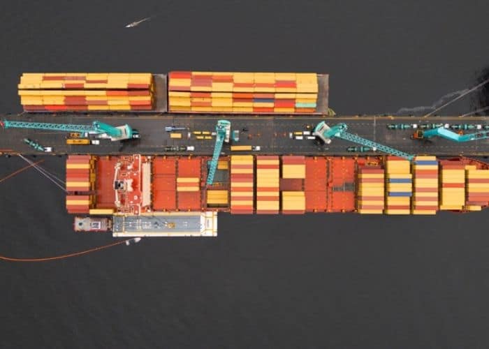 Operação inédita de abastecimento simultâneo de navio cargueiro é realizada no Super Terminais, em Manaus 3 abastecimento de navio cargueiro em Manaus